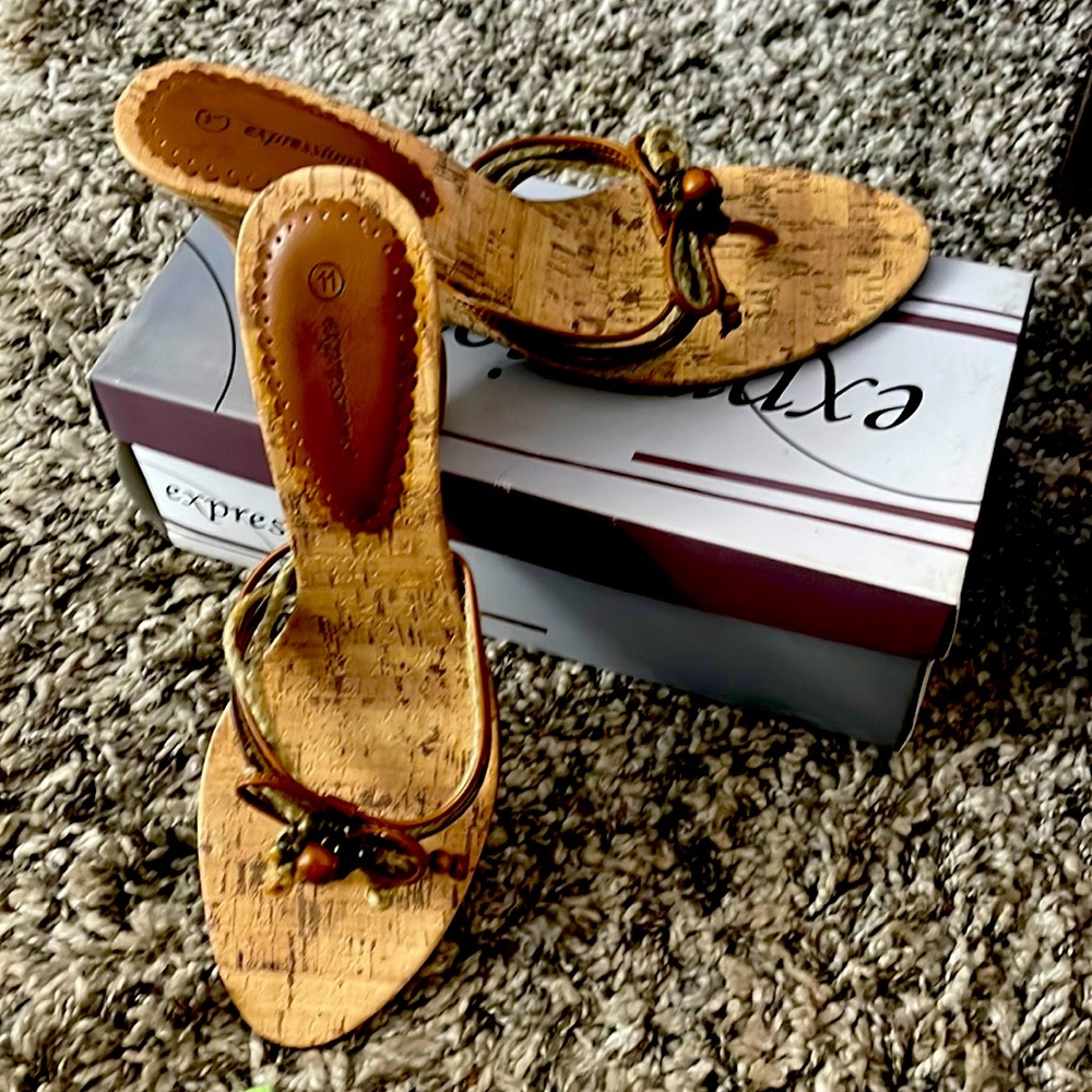 “Expressions” Sandals